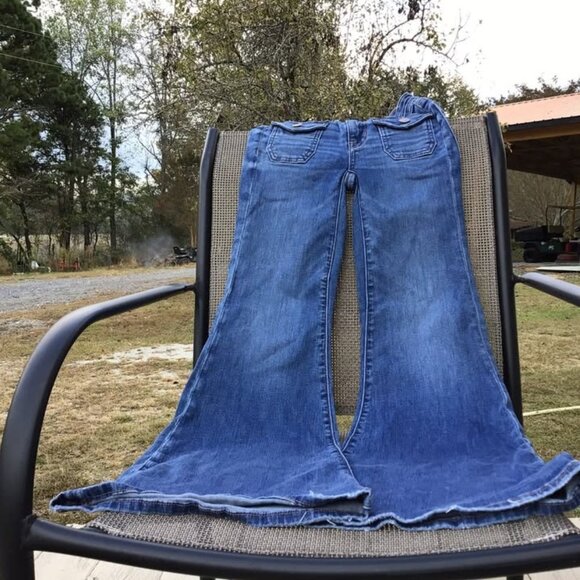 AMERICAN EAGLE Bell Bottom Jeans - Picture 1 of 4